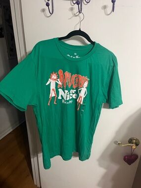 🧡 XL Cartoon Network Green Rick and Morty Graphic Tee with Naughty or Nice Logo